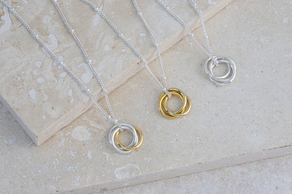 Set Necklace Eternal Connection three intertwined rings Stainless Steel  Silver Black Rose Gold - Catch Get It Lifestyle
